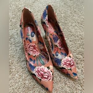 Gianni Bini Jilley Floral Heels